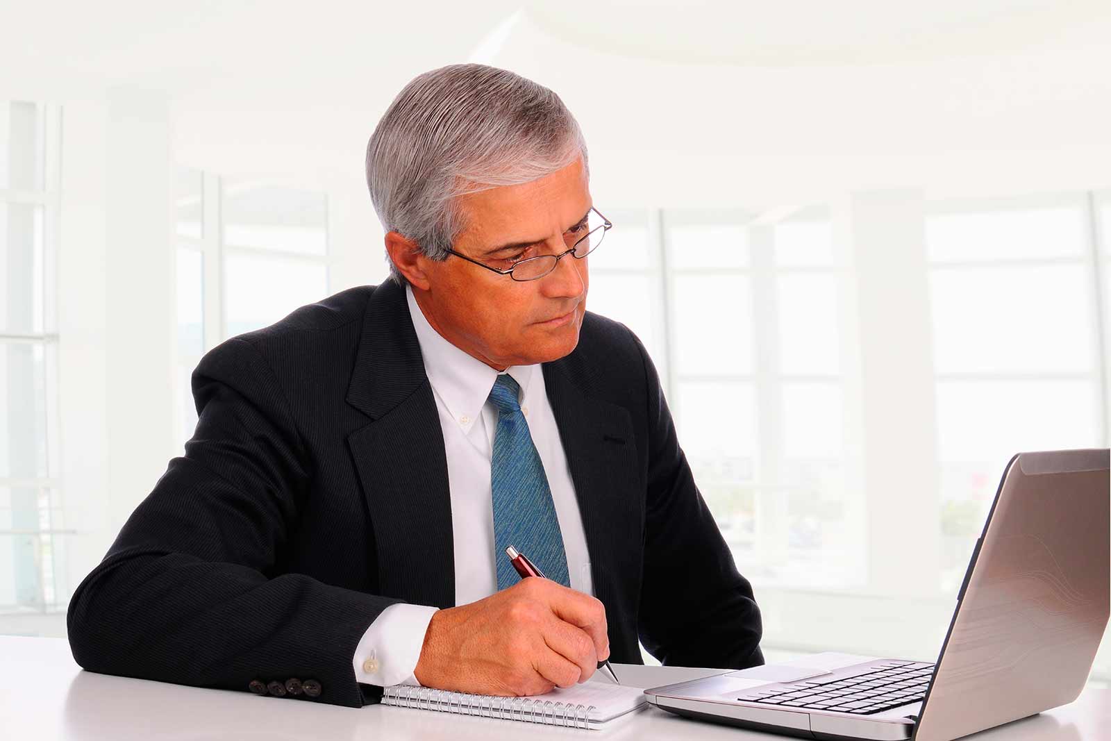 iSocket Smart Plug SMS Manager Android